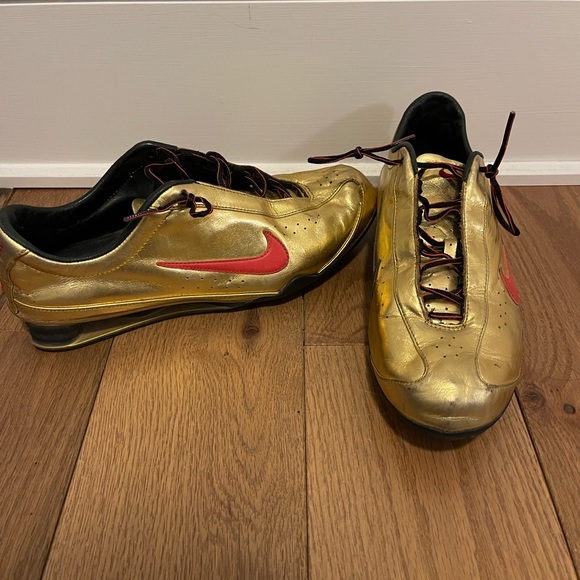 Nike Michael Johnson’s Golden Shoes - Picture 5 of 6